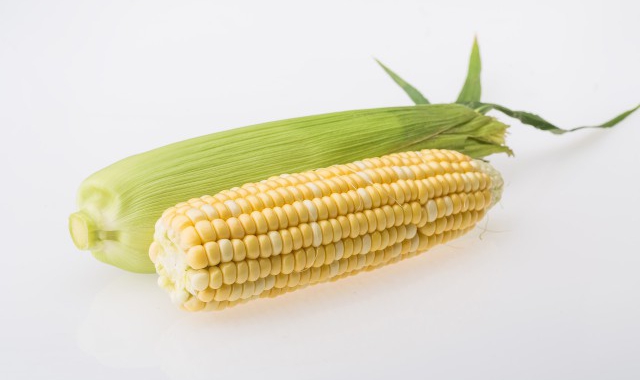 糯玉米和甜玉米哪个热量高，减肥选哪种玉米？