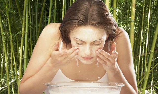 严重缺水皮肤怎么改善 超级干皮怎么缓解？